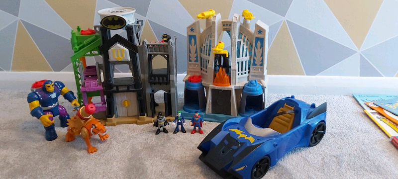 imaginext batman castle